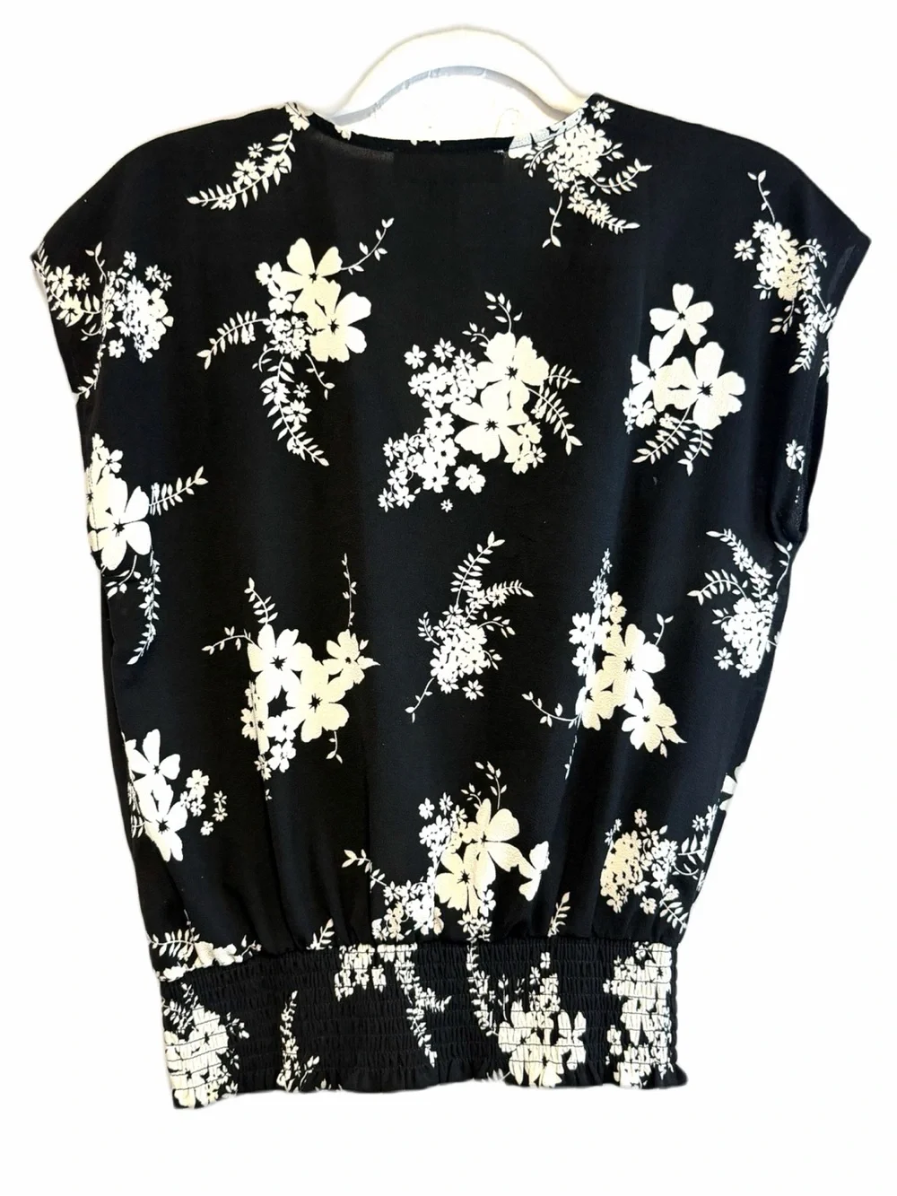 Michael Kors Black Floral Button-Front Smocked Hem V-Neck Sleeveless Blouse